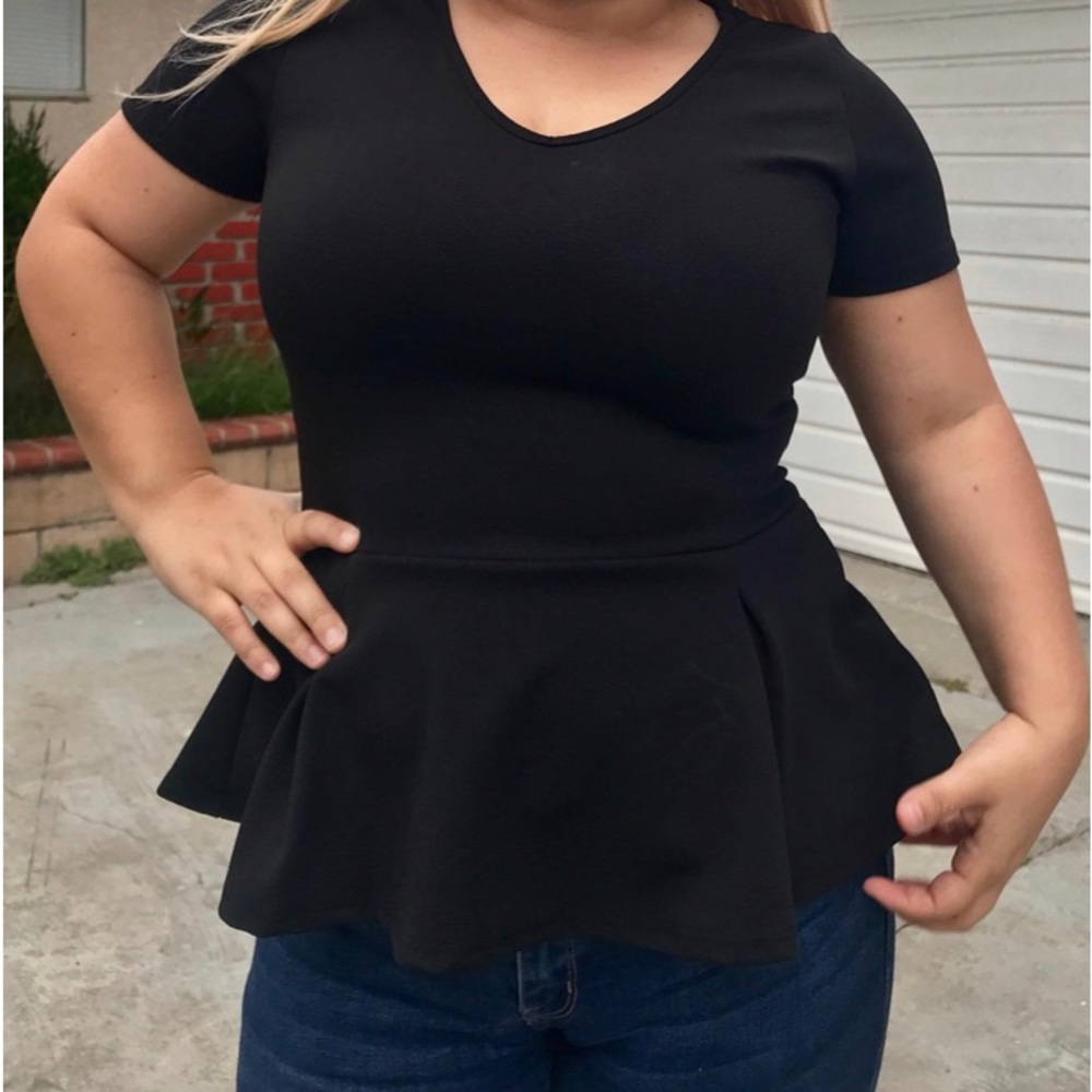 NWOT Black Stretch Crepe Peplum Flare Short Sleeve Top Large
